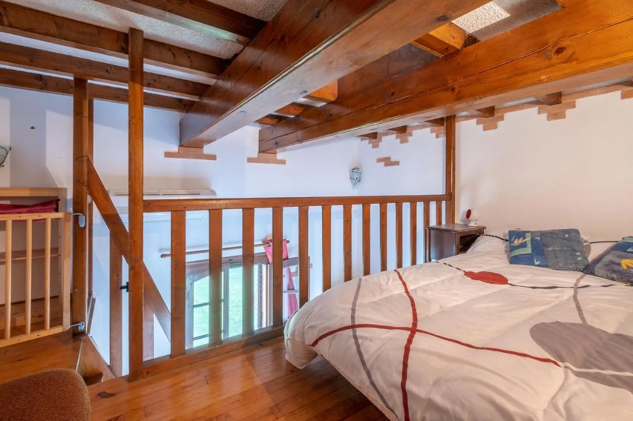 Holiday home Charmante Maison A Villemur-Sur-Tarn Avec Piscine Partagee France